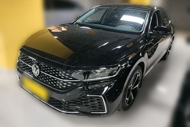 Ojetý Volkswagen Passat 2024 380TSI Starry Elite Edition