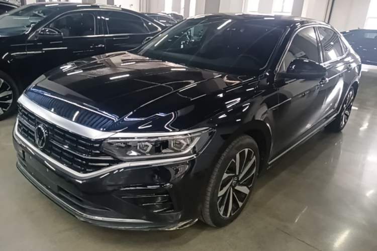 Used Volkswagen Passat 2022 330TSI Luxury Edition Guazi used car, China used car export, Used car for sale, Used  cars, Cheapest cars for sale