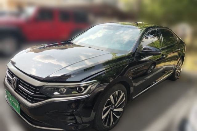 Ojetý Volkswagen Passat 2022 330TSI Luxury Edition
