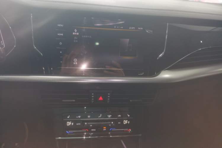 Used Volkswagen Passat 2022 330TSI Elite Edition Audio And AC Panel