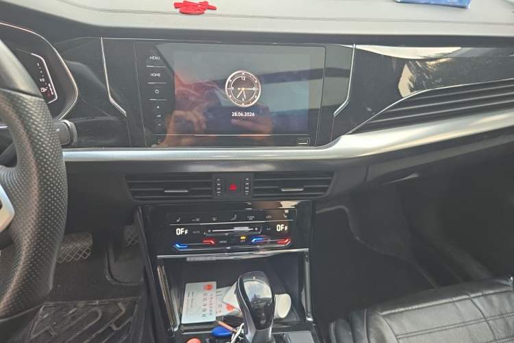 Used Volkswagen Passat 2022 330TSI Starry Elite Edition Audio And AC Panel