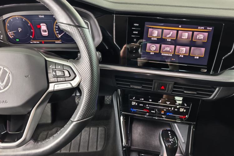Used Volkswagen Passat 2022 330TSI Starry Elite Edition Audio And AC Panel