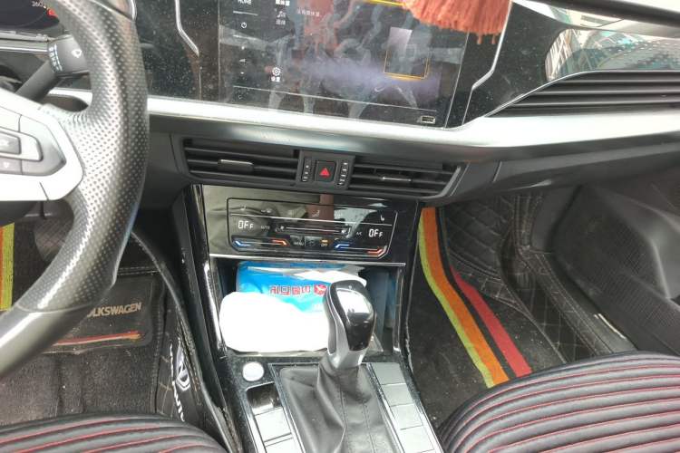 Used Volkswagen Passat 2022 280TSI Elite Edition Audio And AC Panel
