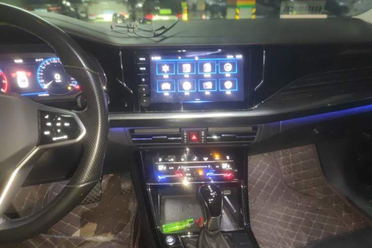 Used Volkswagen Passat 2022 330TSI Starry Luxury Edition Audio And AC Panel
