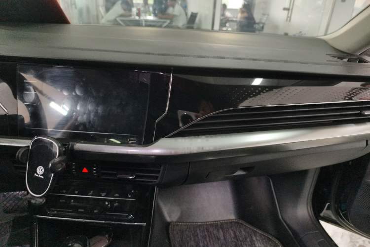 Used Volkswagen Passat 2022 330TSI Elite Edition Custom Version Audio And AC Panel