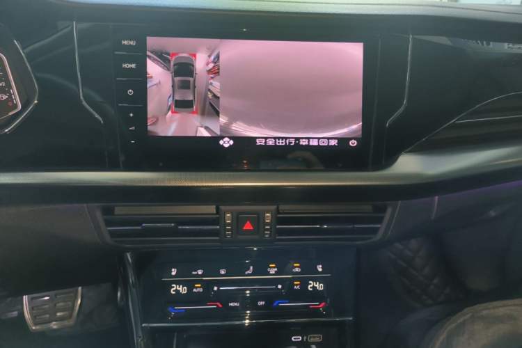 Used Volkswagen Passat 2022 330TSI Luxury Edition Audio And AC Panel