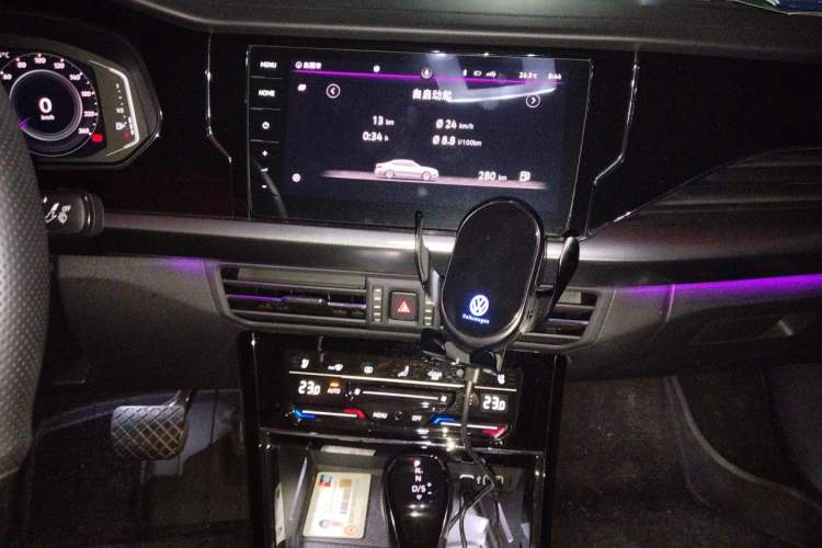 Used Volkswagen Passat 2022 330TSI Luxury Edition Audio And AC Panel