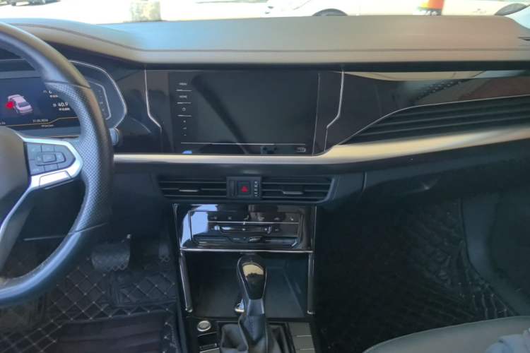 Used Volkswagen Passat 2022 330TSI Elite Edition Audio And AC Panel