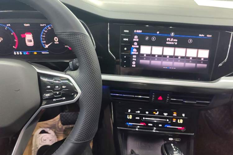Used Volkswagen Passat 2022 330TSI Luxury Edition Custom Version Audio And AC Panel