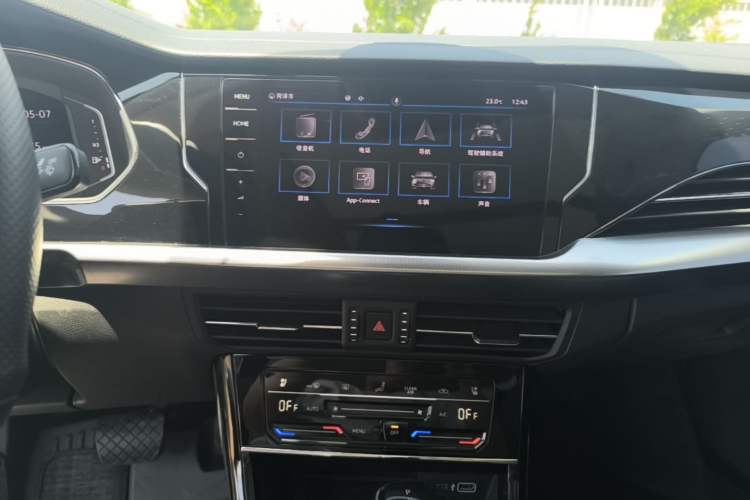 Used Volkswagen Passat 2022 380TSI Luxury Edition Audio And AC Panel
