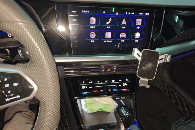 Used Volkswagen Passat 2022 330TSI Luxury Edition Audio And AC Panel