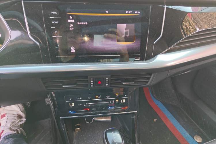 Used Volkswagen Passat 2022 330TSI Elite Edition Audio And AC Panel