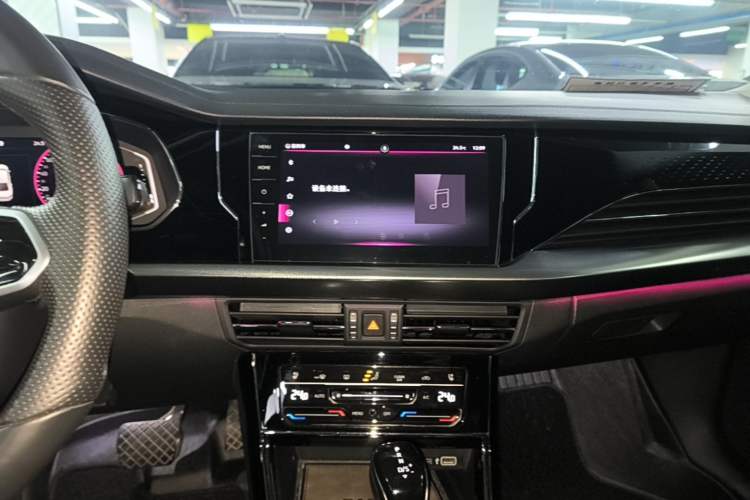 Used Volkswagen Passat 2022 330TSI Luxury Edition Audio And AC Panel