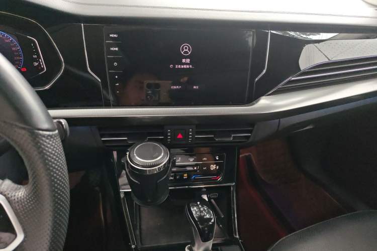 Used Volkswagen Passat 2022 330TSI Starry Luxury Edition Audio And AC Panel