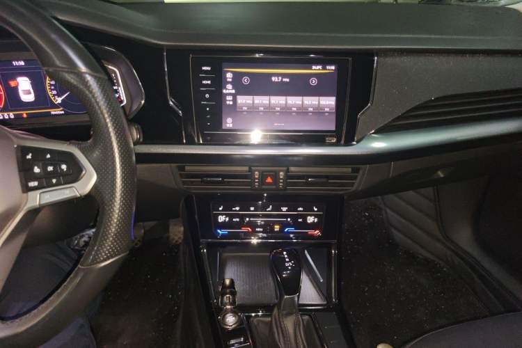 Used Volkswagen Passat 2022 330TSI Elite Edition Audio And AC Panel