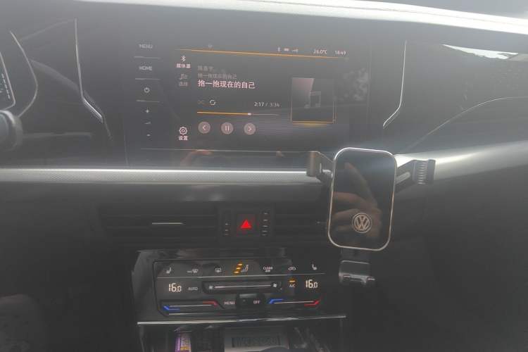 Used Volkswagen Passat 2022 280TSI Elite Edition Audio And AC Panel