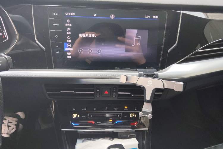 Used Volkswagen Passat 2022 330TSI Starry Luxury Edition Audio And AC Panel