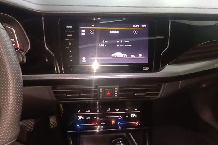 Used Volkswagen Passat 2022 330TSI Starry Elite Edition Audio And AC Panel