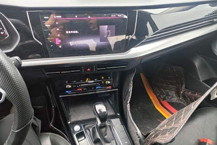 Used Volkswagen Passat 2022 330TSI Luxury Edition Audio And AC Panel
