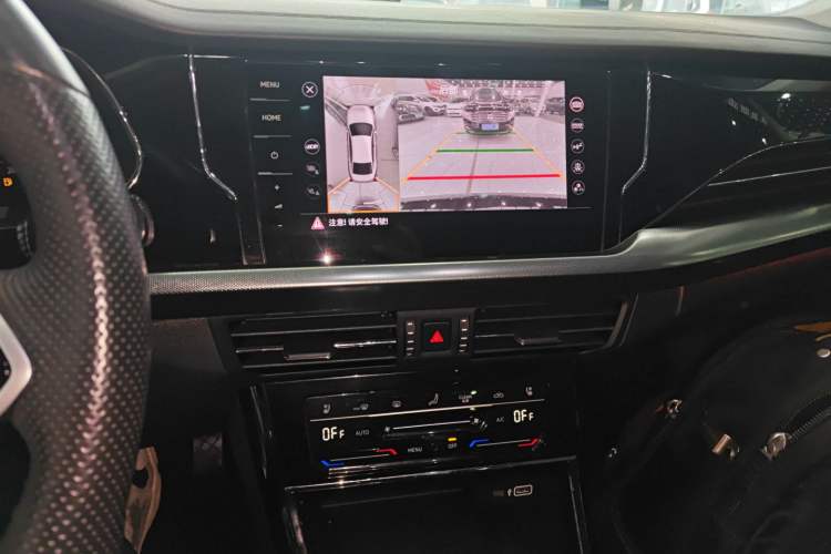 Used Volkswagen Passat 2022 330TSI Starry Luxury Edition Audio And AC Panel