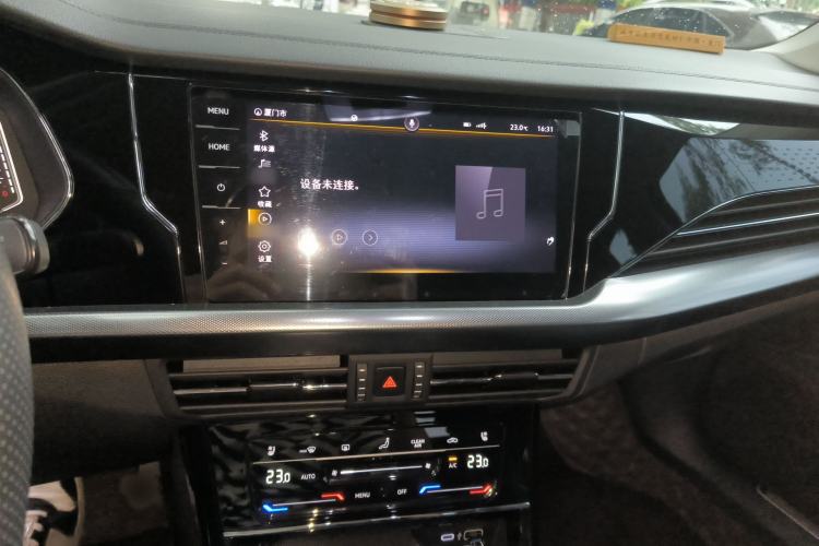 Used Volkswagen Passat 2022 330TSI Luxury Edition Audio And AC Panel