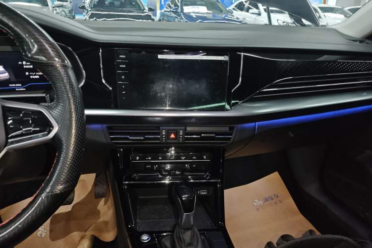 Used Volkswagen Passat 2022 330TSI Starry Luxury Edition Audio And AC Panel