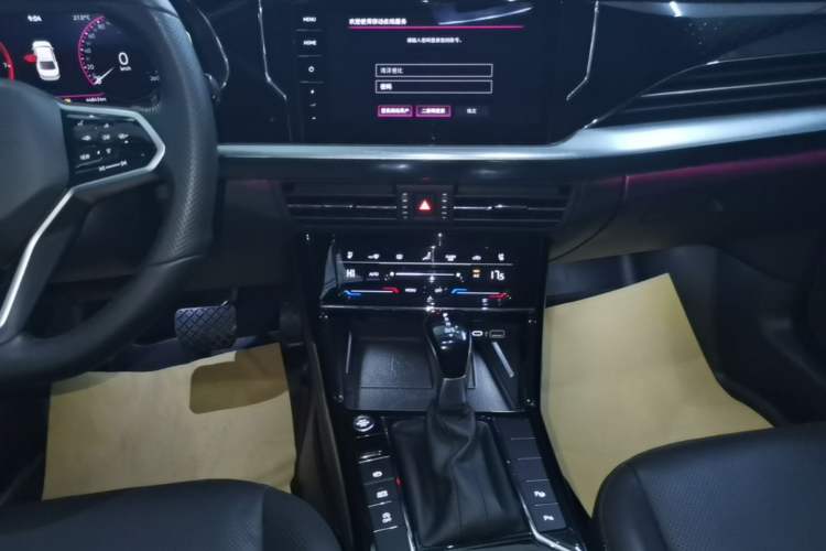 Used Volkswagen Passat 2022 330TSI Starry Luxury Edition Audio And AC Panel
