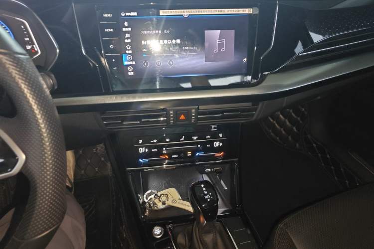 Used Volkswagen Passat 2022 330TSI Starry Luxury Edition Audio And AC Panel