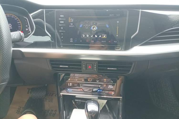Used Volkswagen Passat 2022 330TSI Elite Edition Audio And AC Panel