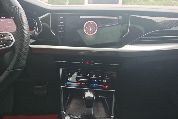 Used Volkswagen Passat 2022 330TSI Starry Luxury Edition Audio And AC Panel
