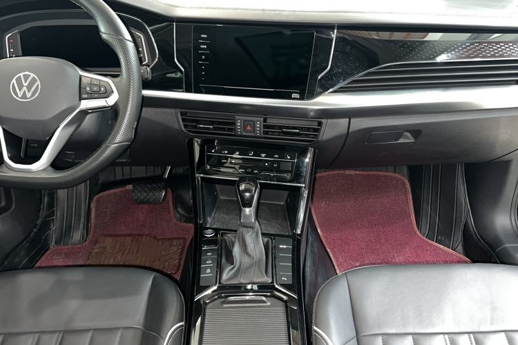 Used Volkswagen Passat 2022 330TSI Elite Edition Audio And AC Panel