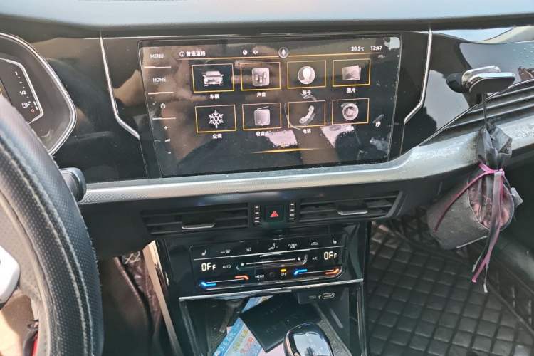 Used Volkswagen Passat 2022 330TSI Starry Elite Edition Audio And AC Panel