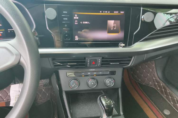 Used Volkswagen Passat 2022 280TSI Business Edition Audio And AC Panel