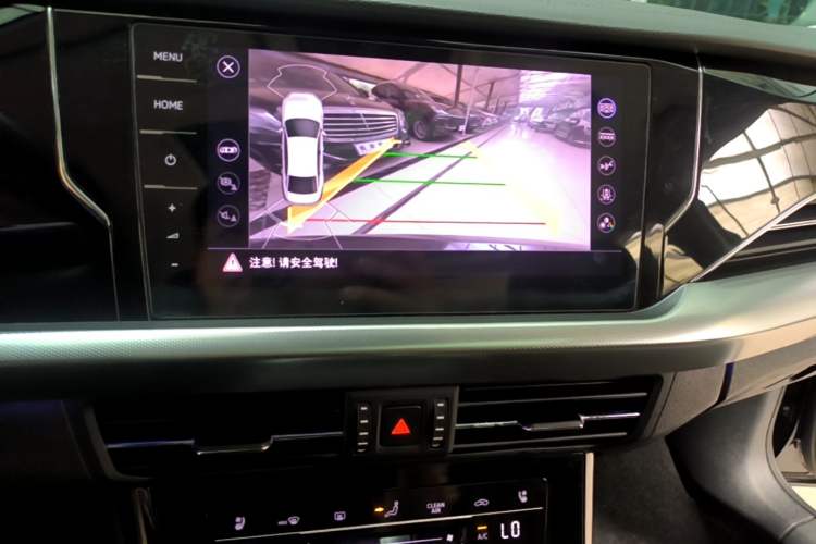 Used Volkswagen Passat 2022 330TSI Luxury Edition Audio And AC Panel