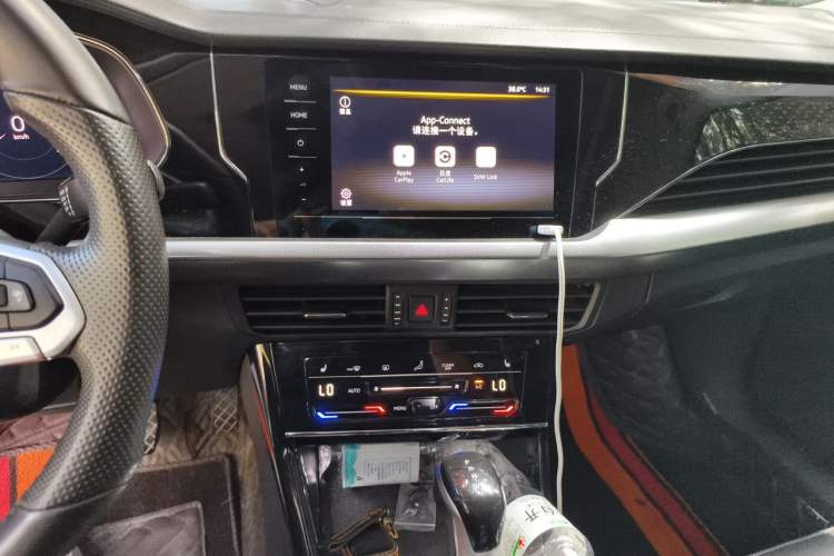 Used Volkswagen Passat 2022 330TSI Starry Elite Edition Audio And AC Panel