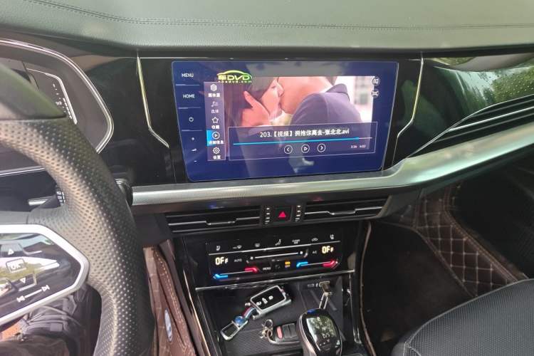 Used Volkswagen Passat 2022 330TSI Luxury Edition Audio And AC Panel