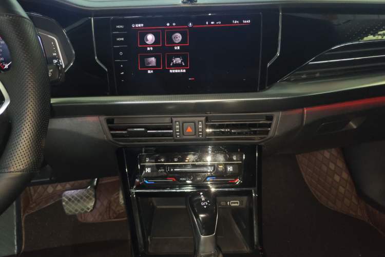 Used Volkswagen Passat 2022 330TSI Starry Luxury Edition – Exclusive Special Edition Audio And AC Panel