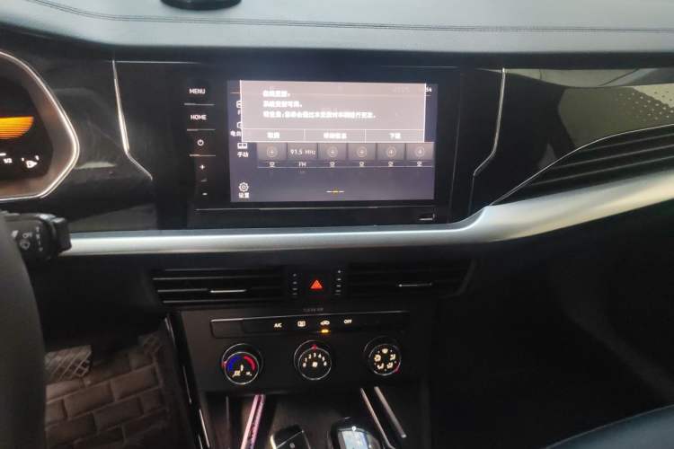 Used Volkswagen Passat 2022 280TSI Business Edition Audio And AC Panel