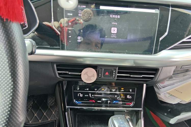 Used Volkswagen Passat 2022 330TSI Starry Luxury Edition Audio And AC Panel