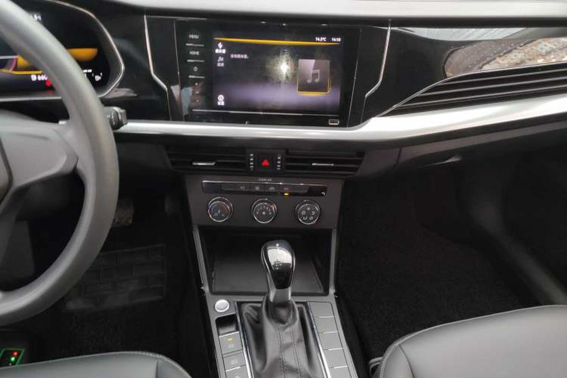 Used Volkswagen Passat 2022 280TSI Business Edition Audio And AC Panel