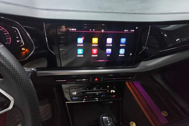 Used Volkswagen Passat 2022 330TSI Luxury Edition Audio And AC Panel
