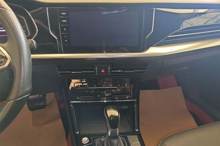 Used Volkswagen Passat 2022 330TSI Starry Luxury Edition Audio And AC Panel
