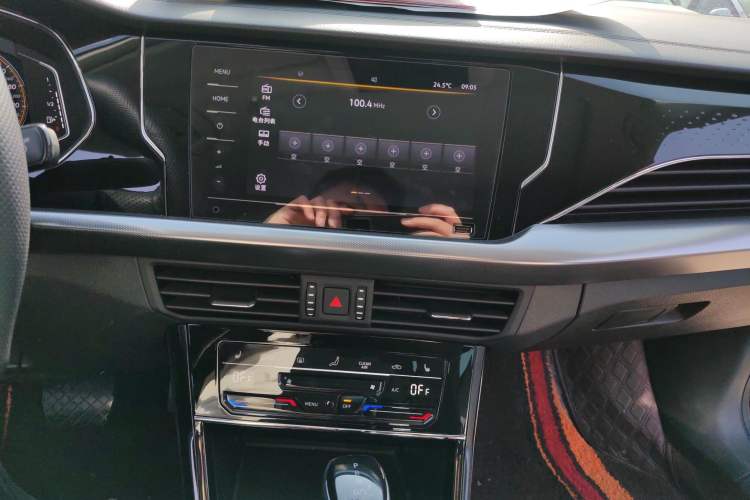 Used Volkswagen Passat 2022 330TSI Starry Elite Edition Audio And AC Panel