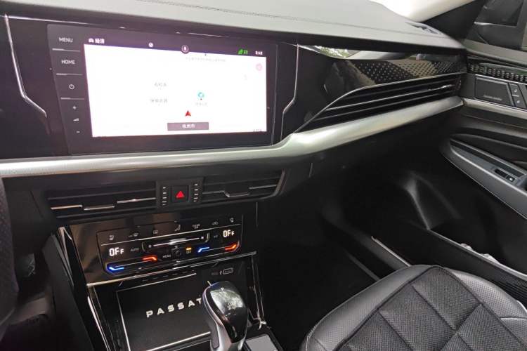 Used Volkswagen Passat 2022 380TSI Flagship Edition Audio And AC Panel