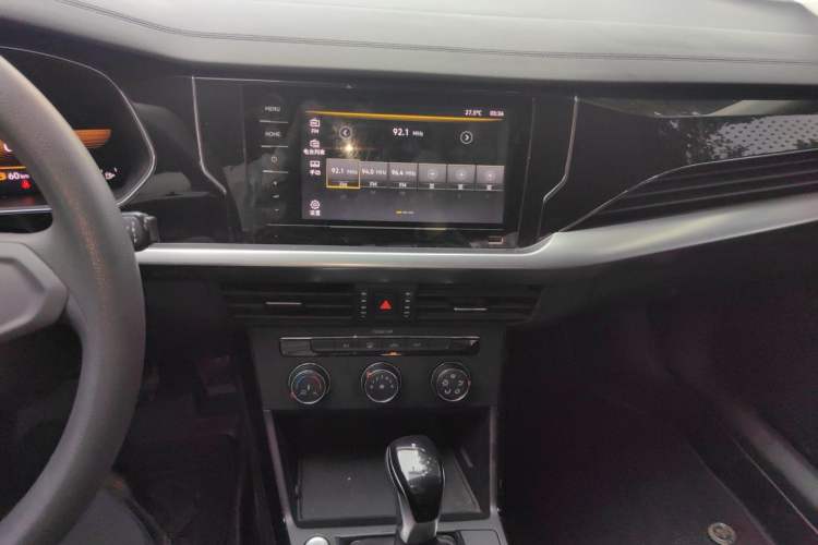 Used Volkswagen Passat 2022 280TSI Business Edition Audio And AC Panel