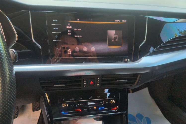 Used Volkswagen Passat 2022 330TSI Starry Elite Edition Audio And AC Panel