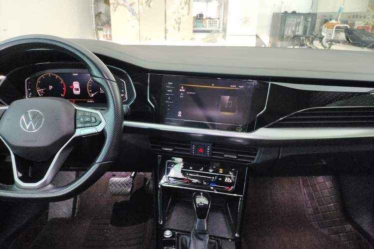 Used Volkswagen Passat 2022 330TSI Elite Edition Audio And AC Panel
