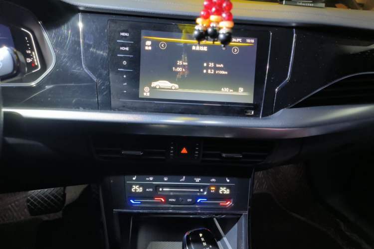 Used Volkswagen Passat 2022 330TSI Starry Elite Edition Audio And AC Panel