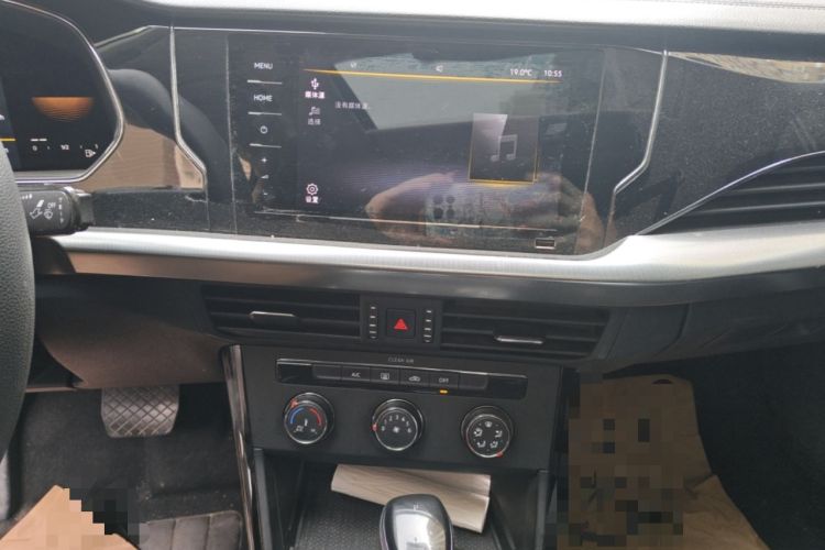 Used Volkswagen Passat 2022 280TSI Business Edition Audio And AC Panel