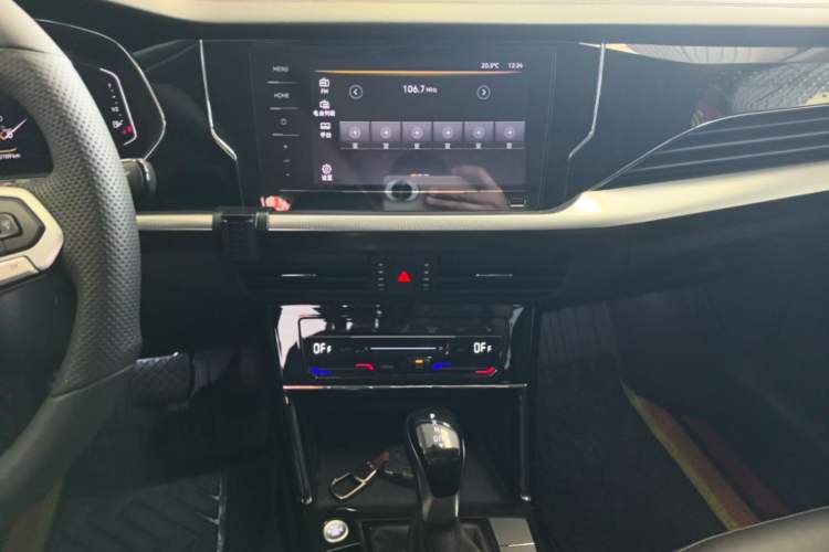 Used Volkswagen Passat 2022 330TSI Starry Elite Edition Audio And AC Panel